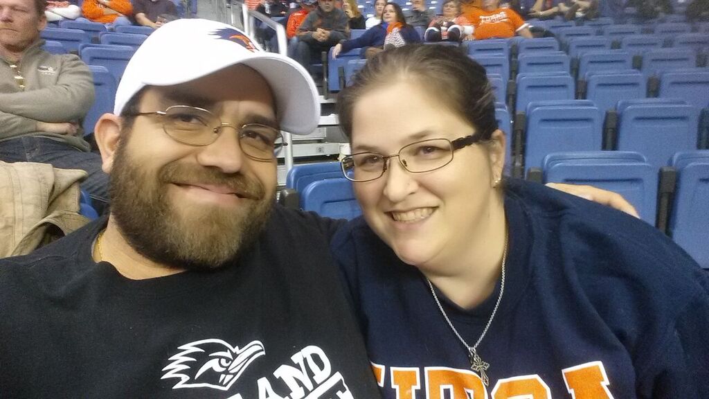EricMoreno6477's tweet image. Dear @UTSAAlumni,
Me: C/O '07
@mskris16: C/O '14
This Friday, we'll have been married for four years. Where will we be celebrating? The @alamodome, of course, cheering on @UTSAFTBL!
We are #foreverowdy! #BirdsUp