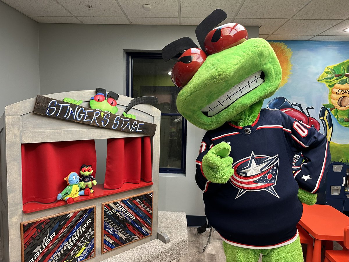 JacketsInsider's tweet photo. Today is the grand reopening of the world’s largest Ronald McDonald House — the @RMHCofCentralOH! 206 rooms to help families in their toughest of times. The #CBJ Zone gives families a place to relax and is one of many ways the team, CBJ Foundation and Lady Jackets make an impact here.