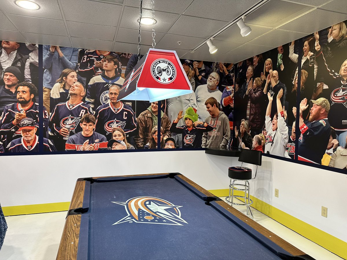 JacketsInsider's tweet photo. Today is the grand reopening of the world’s largest Ronald McDonald House — the @RMHCofCentralOH! 206 rooms to help families in their toughest of times. The #CBJ Zone gives families a place to relax and is one of many ways the team, CBJ Foundation and Lady Jackets make an impact here.