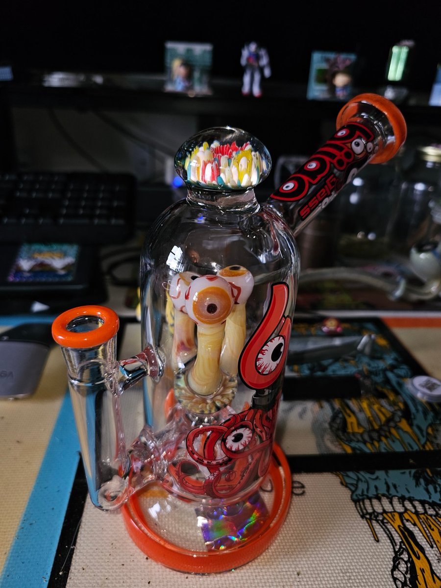 👀NEW RIG WHO DIS?!👀

👁️🍄👁️🍄👁️🍄👁️🍄

#CollectorOfGlass
#NewBong
#DABIN
#WeedLovers