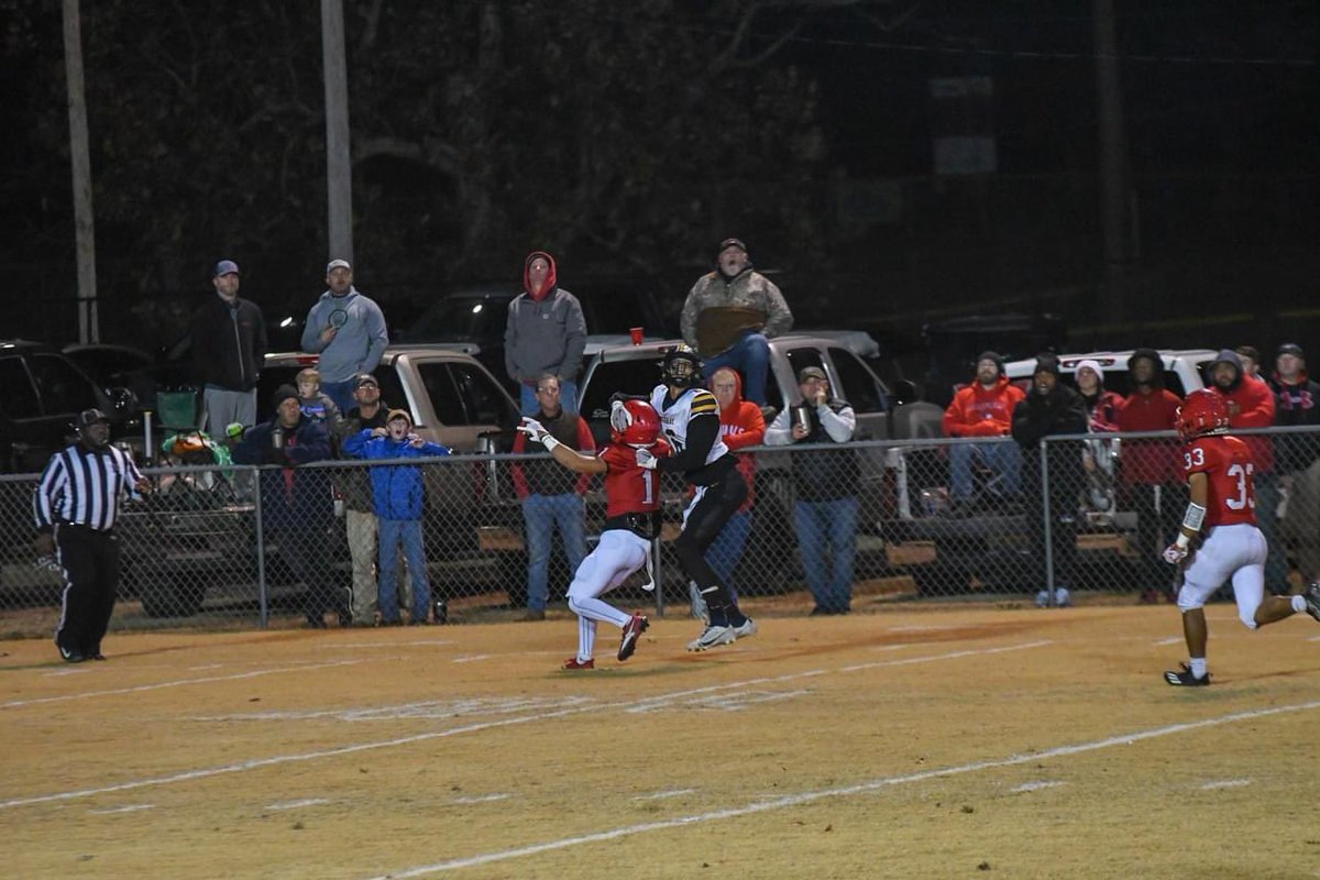 gorillaray3's tweet image. Maaan that’s about as good as it gets as far as coverage! 6’6” caught it but he earned those catch great balls and catches!!!

So proud of the corner Malik has become sky is the limit!!! #prymetyme #sophomoreyear