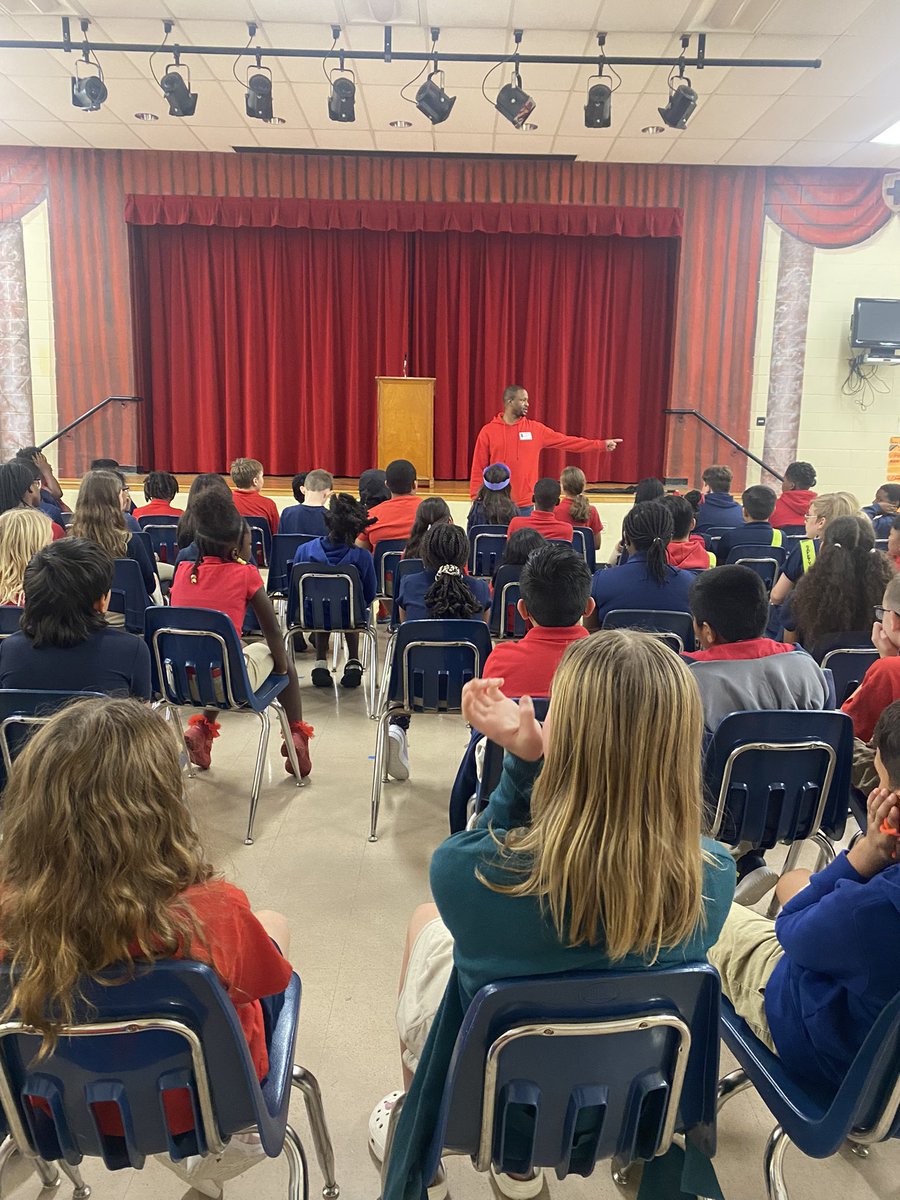 HeatherPadget12's tweet photo. Thank you Laymon @laymonhicks for coming and speaking to our 4th and 5th graders today.  “If life knocks you down, you get back up!”
@LincolnMagnetIB https://t.co/oGt1cBuMYv