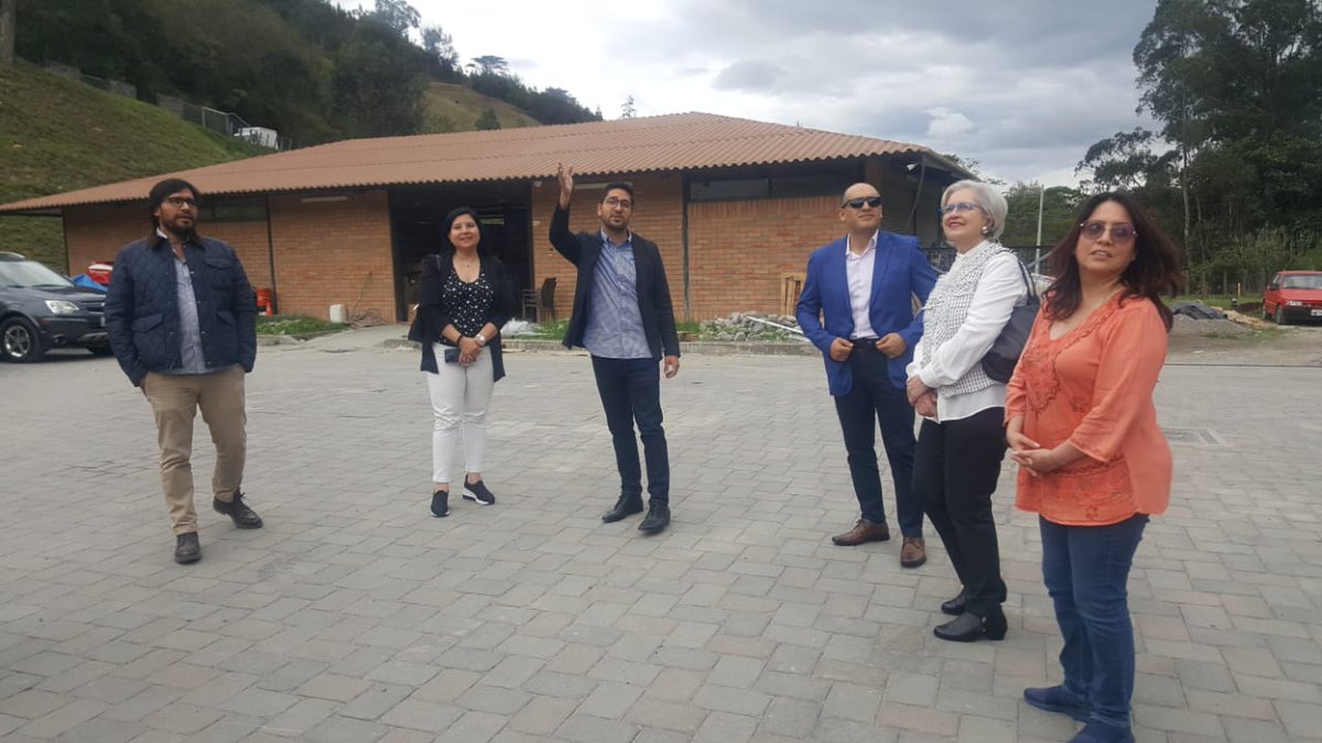 Comecuamex's tweet photo. #AccionesComecuamex 🇪🇨🤝🇲🇽
Durante la visita a la ciudad de #Loja, donde México será el país invitado del Festival de las Artes Vivas 2023 , recorrimos las instalaciones de #INDULOJA. Empresa fabricante de bebidas naturales s como la horchata, que exporta a EEUU y Centroamérica https://t.co/wrC9iOUt0a