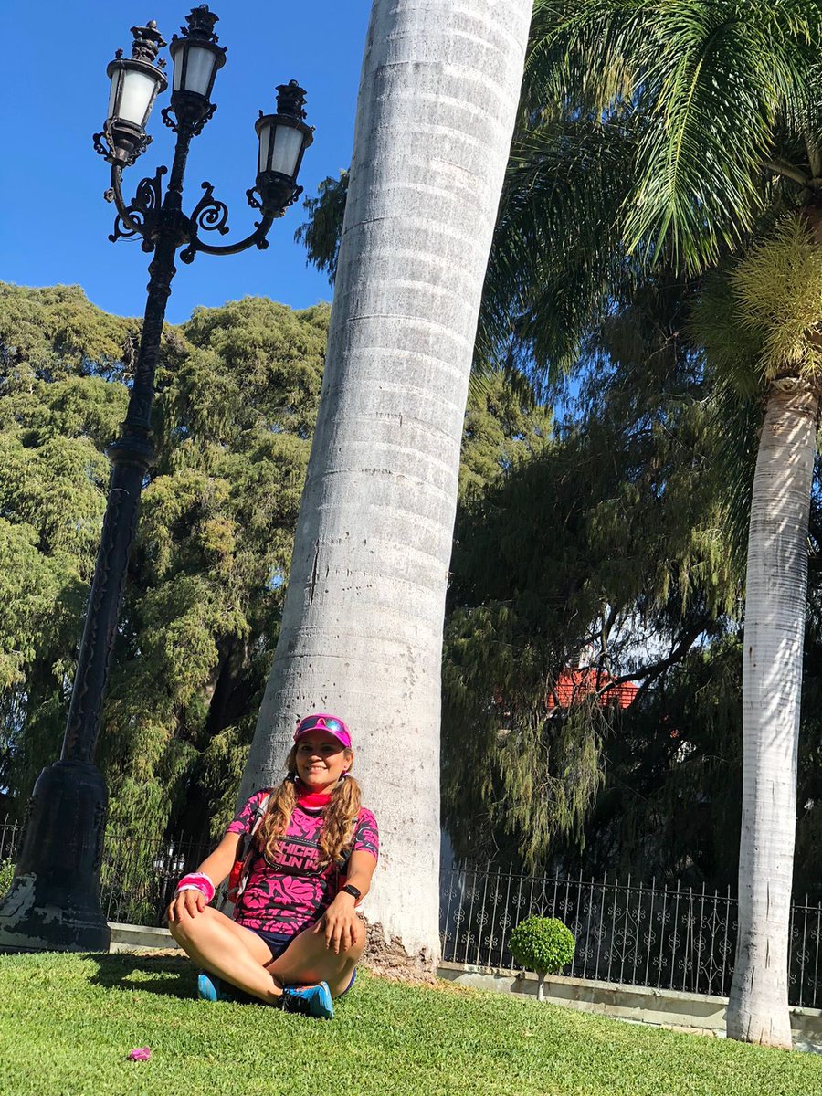 RunInOaxaca's tweet photo. ¡Con la playera bien puesta! 

Gracias por seguir pintando sus kilómetros de rosa. 

#RunInOaxaca #ChicasRunIn #Oaxaca https://t.co/omULuYkH0U
