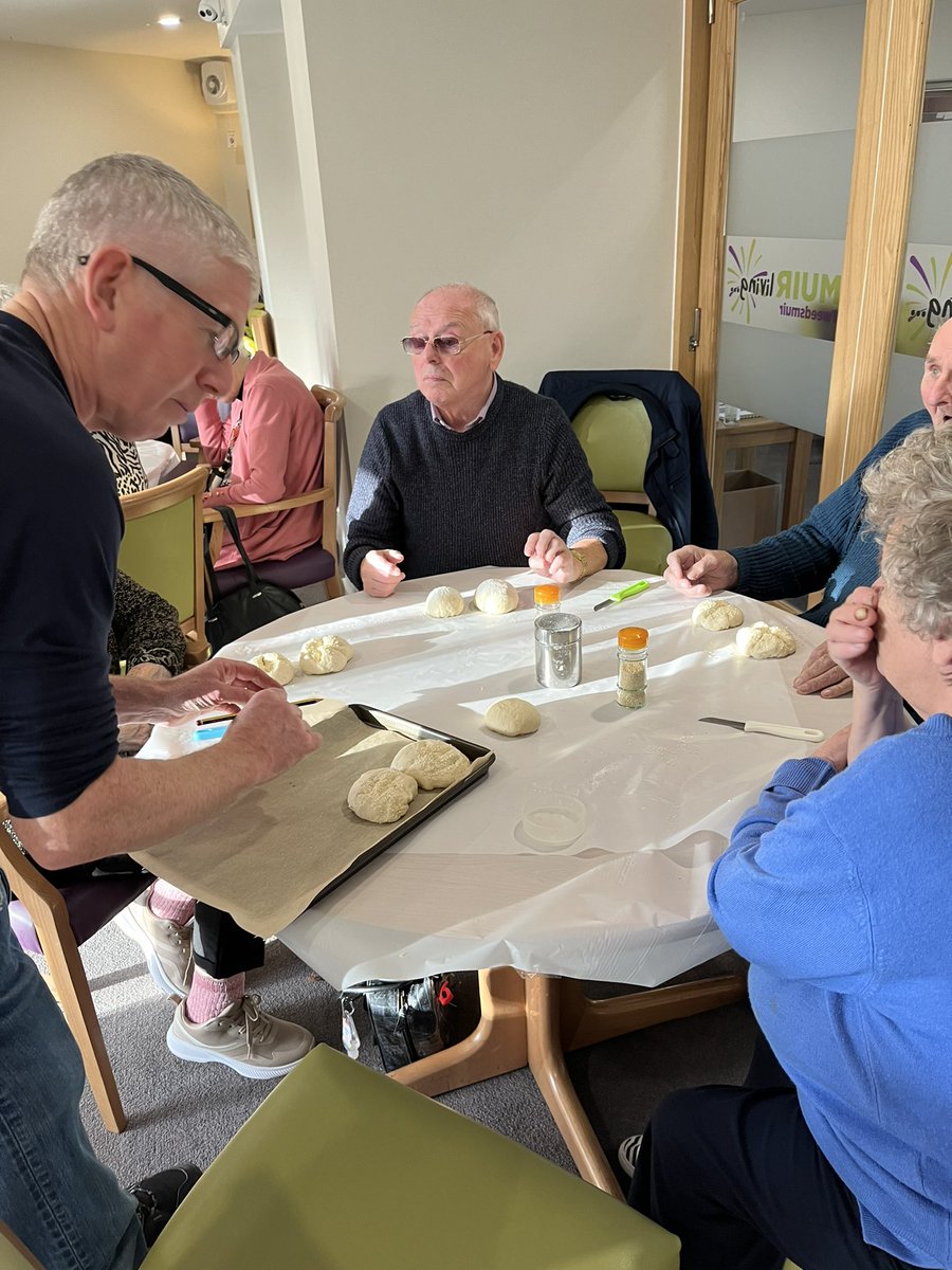 Lorna Clare tweet media