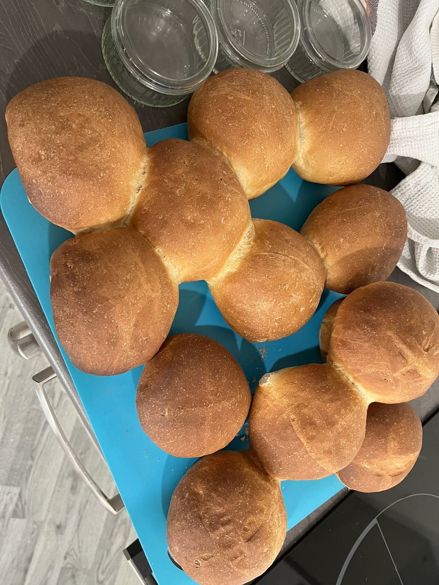 Lorna Clare tweet media