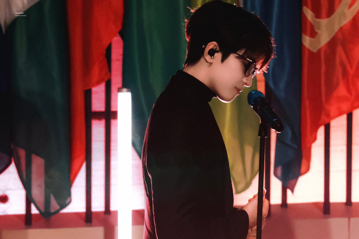 heybabydeul's tweet photo. “you're not just a human being, you are art.” https://t.co/oKVEOchBjl