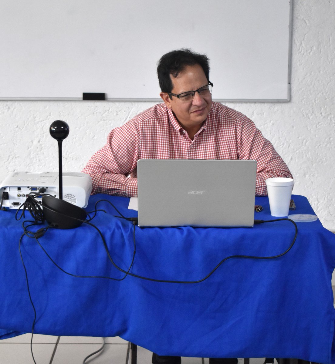 UsPosgrado's tweet photo. *Exministro de la Secretaría de Energía en la embajada de México en Japón, Adolfo Laborde, concluyó la asignatura: Administración de Innovación Tecnológica a estudiantes de la #MaestríaenAdministración.
https://t.co/1OmX18jfnh https://t.co/gJWFb7RZsp