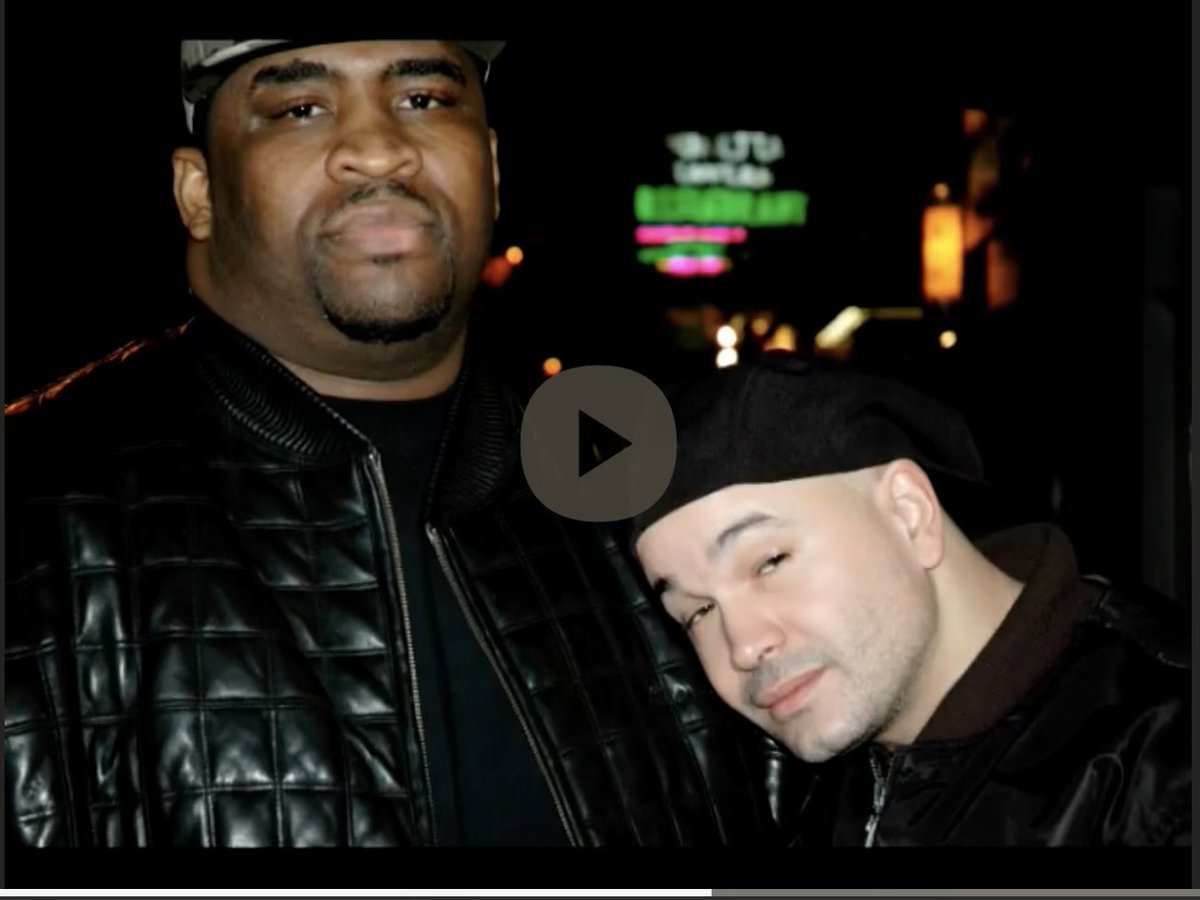 TheBonfireSXM's tweet photo. A couple more pictures of @robertkelly from the @ComedyCellarUSA video... https://t.co/3aHYtFH9lu
