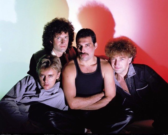 historyrock_'s tweet photo. Chapter 10 of: Wich band do YOU listen to the most? 👇🏻
#U2 #Queen https://t.co/fqgBDDOPo5