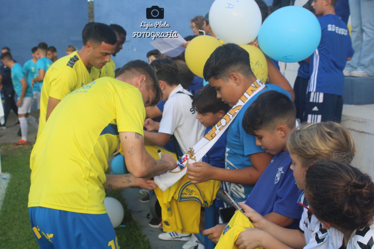 UDLP_Oficial's tweet photo. 👋🏽 ¡Buenos días, afición!

#LaUniónHaceLasPalmas 💛💙 https://t.co/gkT9LgQxuf