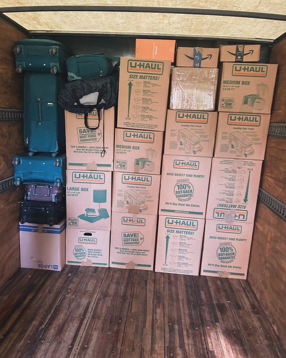 ManegerMover's tweet image. 📦✨ Moving Tips Monday! 🏡
Tip 1: Start packing early to avoid last-minute stress. 🕰️
Tip 2: Use sturdy boxes for fragile items and label them clearly. 📦
Tip 3: Create a moving essentials box – pack items you'll need right away. 📆
#MoveQuicklyLLC #MovingTips #CustomerEngageme