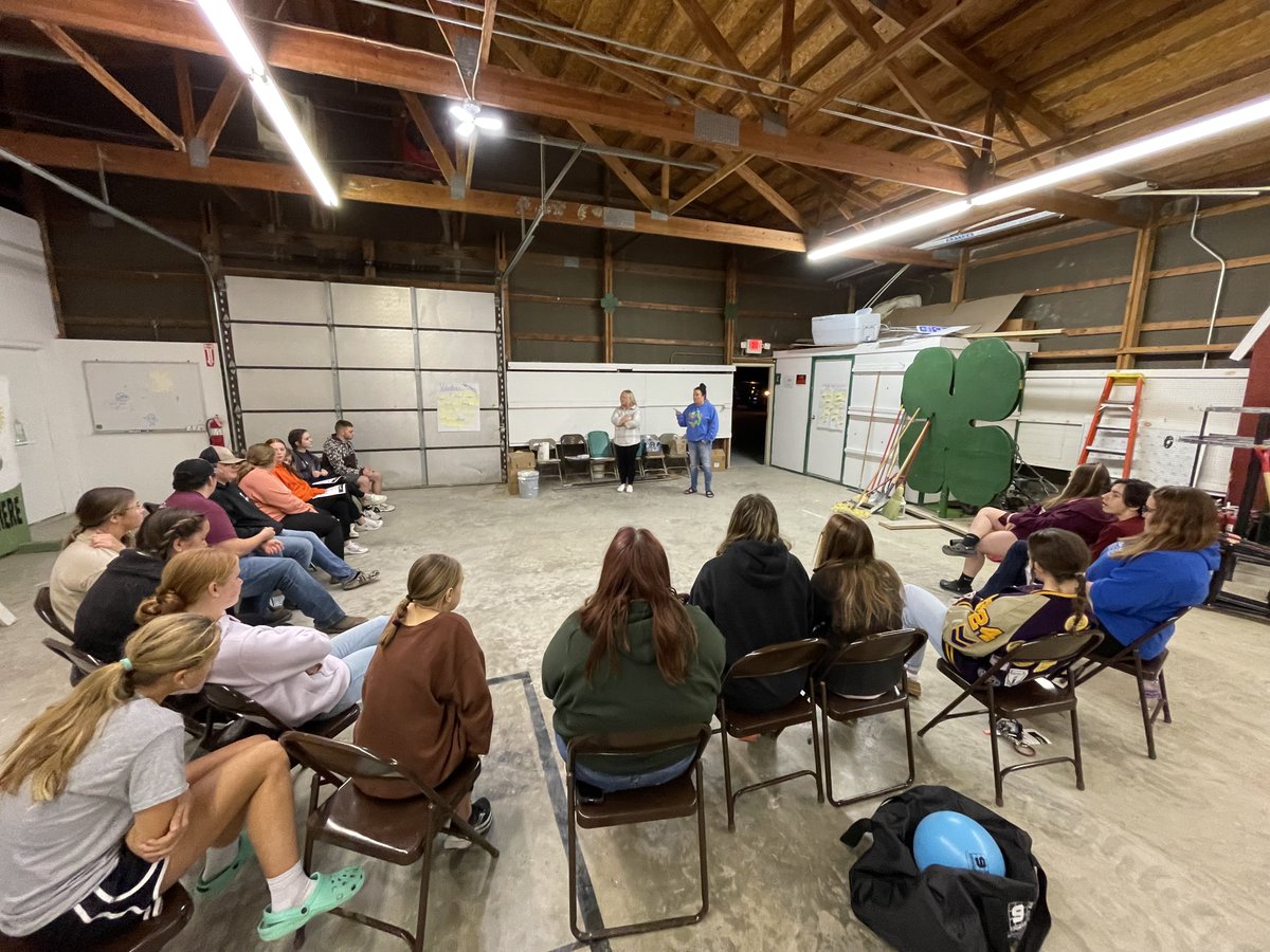 PurdueExtSulli's tweet photo. 4-H Jr Leaders had their kick off meeting last night. They set up &amp; played 9 Square in the Air, began planning their future volunteer service projects &amp; fun activities. They collected about 30 pounds of food for Brown Baggers. It's going to be a great year! https://t.co/564GO3KmNv