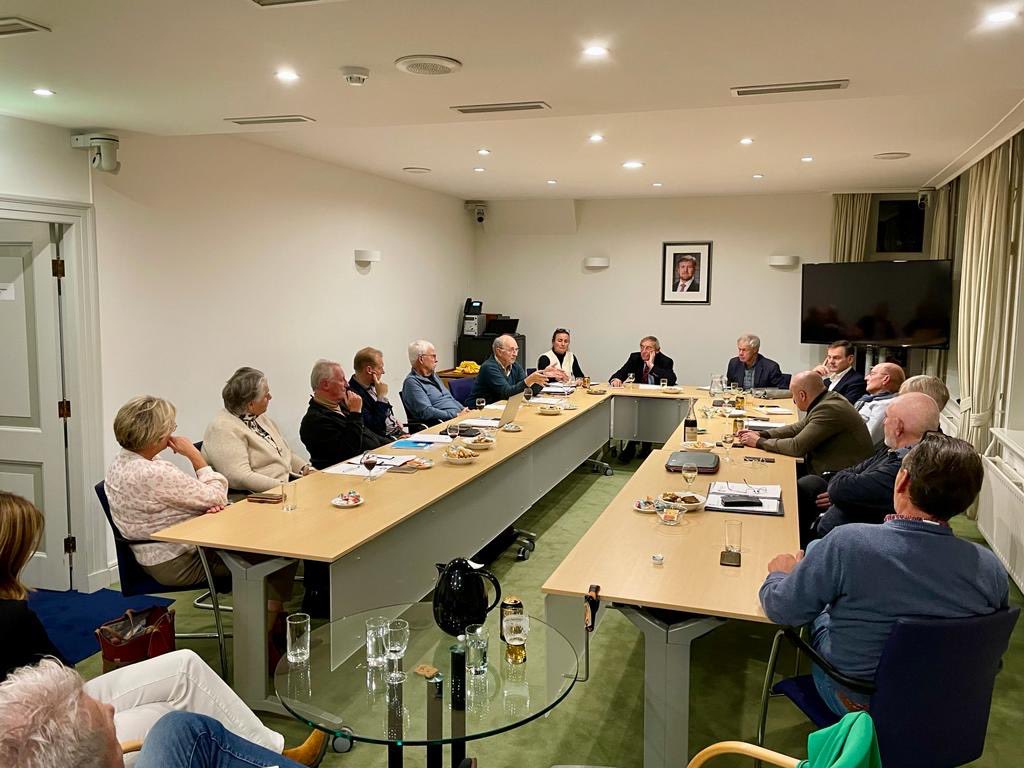 Het was wederom een interessante én gezellige avond; de jaarlijkse algemene ledenvergadering van Rosendael’74.