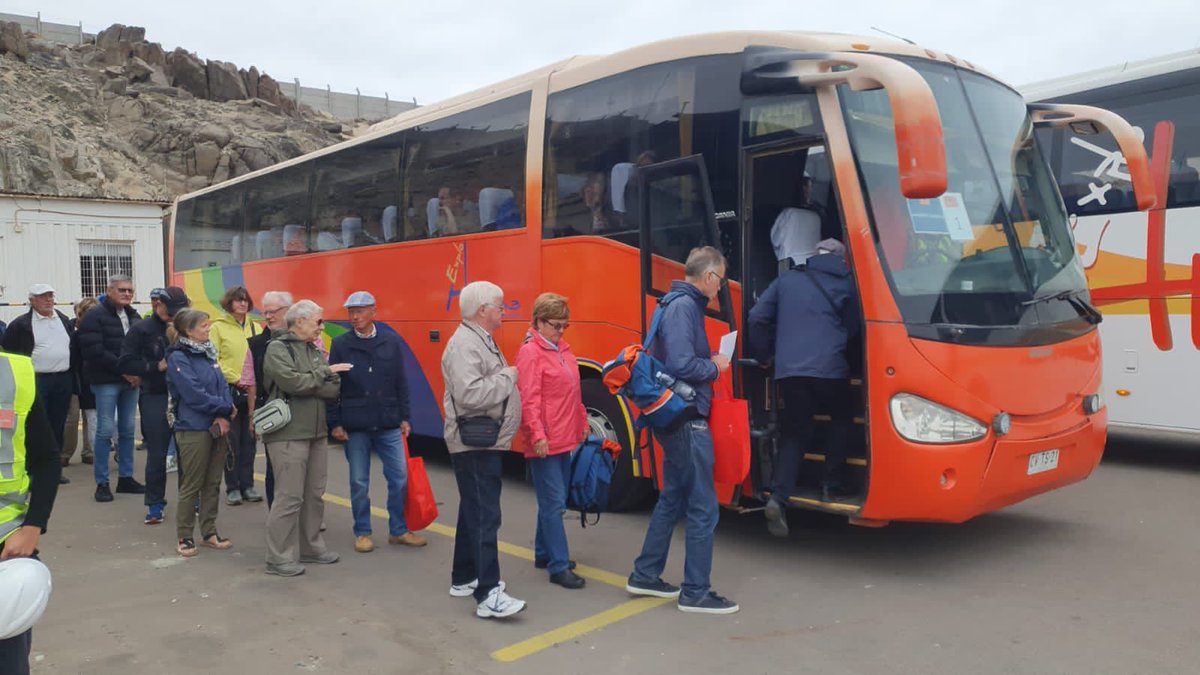 Capitanía de Puerto de Caldera, en conjunto a <a href="/PDI_Atacama/">PDI_Atacama</a>, <a href="/SeremiSalud3/">Seremi de Salud Atacama</a>,<a href="/sagchile/">SAG</a> y <a href="/AduanaCL/">Aduanas de Chile</a>, efectuó recepción y cubrió dispositivo de seguridad por llegada de crucero “Hanseatic Inspiration” en la bahía de Caldera.