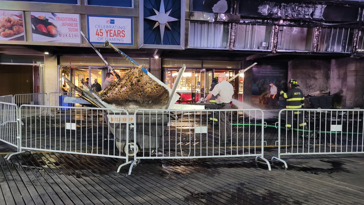 Nice job ACFD on your swift response🙏

Late this afternoon, the Atlantic City Fire Department quickly extinguished a fire on the boardwalk outside Resorts Hotel Casino. No injuries are reported at this time and the cause is being investigated. 

<a href="/AtlanticCityOEM/">Atlantic City OEM</a> <a href="/AtlanticCityFD/">Atlantic City Firefighters NJ FMBA Local 8🚒</a>