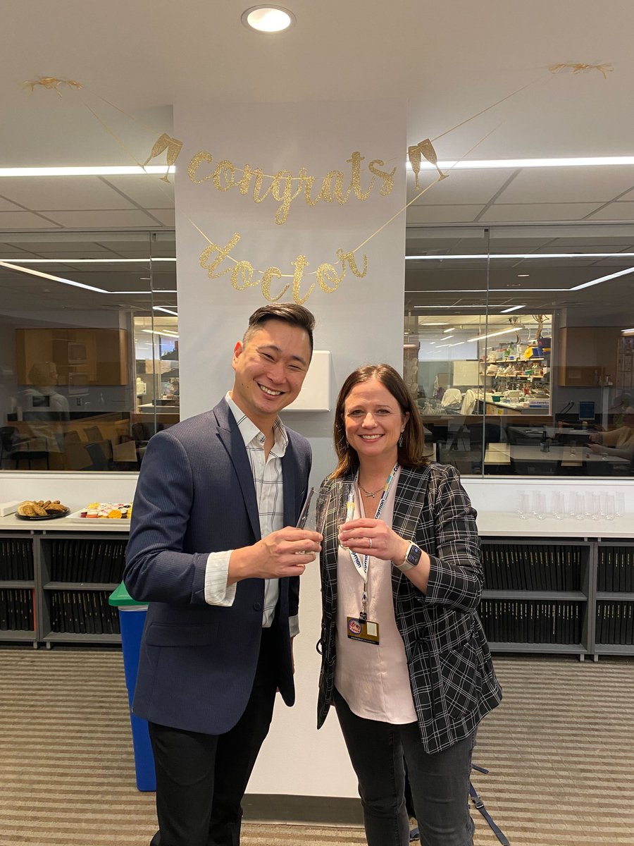 Congratulations Dr. <a href="/TJSScott/">Tim Scott</a> on your successful defense and stellar presentation of your recently published work on DNAme patterns as cell histories rdcu.be/do1Ij