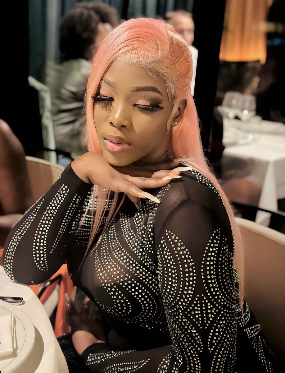 AddieMwara's tweet photo. Est-ce qu'une personne qui est née en 1996 peut-elle avoir 27 ans?? Que quelqu'un m'explique svp 🙏🏽

#addielamwara 
#lastarapapa 
#nouriasmum https://t.co/35RDZiPcon