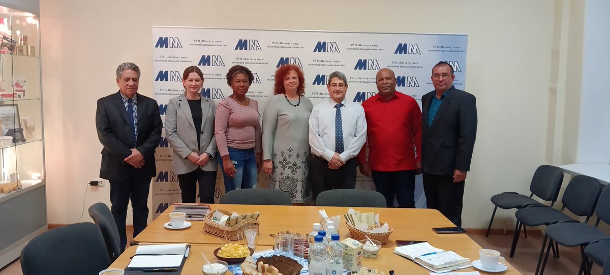 Delegacion del grupo agroalimentario del Minal visita Instituto de Carne y Leche de #Belarús.