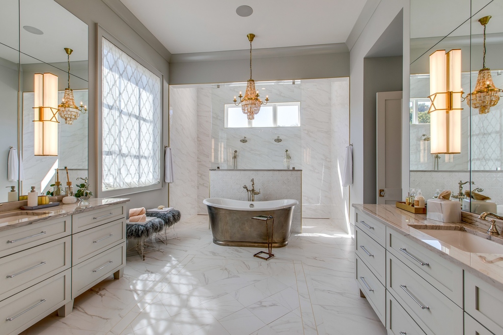 LegendHomesTN's tweet photo. Elevate your primary suite to the height of sophistication with captivating custom beams, lavish fixtures, and the finest materials. Make every moment luxurious in your personal haven. ✨

#legendhomes #legendarylifestyles #customhomes #luxuryhomes #livealegend https://t.co/7rbrK07zeg
