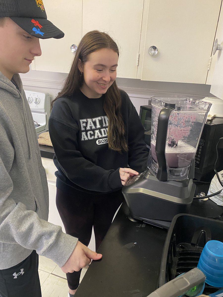FatimaAcademy's tweet photo. On Wednesdays we have smoothies. @NLESDCA @SISNLESD https://t.co/gqty7caaE2