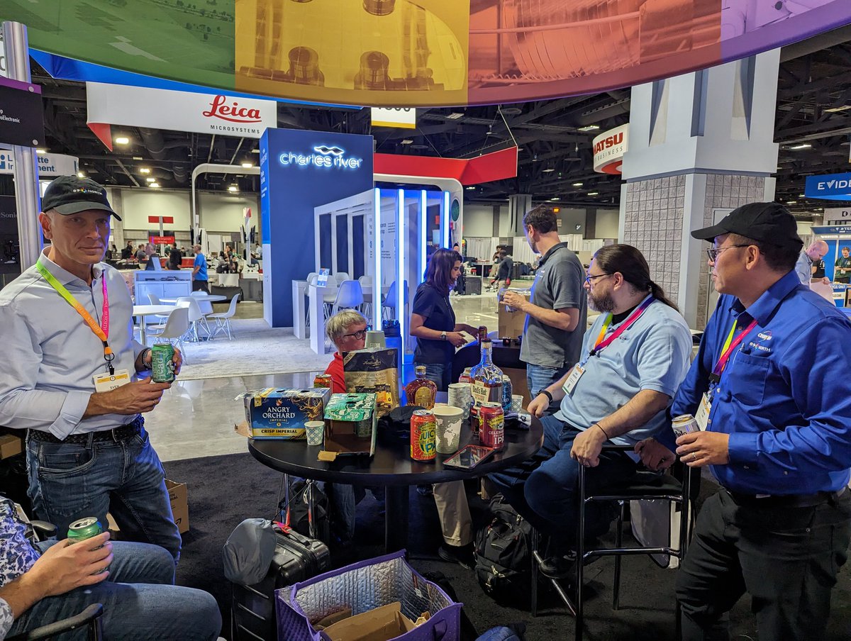 Jezpersonal's tweet photo. Tear down at SfN2023. With @ChromaVT @89_North and the rest of the crew. Thanks to the organisers and our hosts for a great show. https://t.co/mCh42Z958k