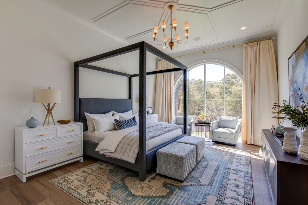 LegendHomesTN's tweet photo. Elevate your primary suite to the height of sophistication with captivating custom beams, lavish fixtures, and the finest materials. Make every moment luxurious in your personal haven. ✨

#legendhomes #legendarylifestyles #customhomes #luxuryhomes #livealegend https://t.co/7rbrK07zeg