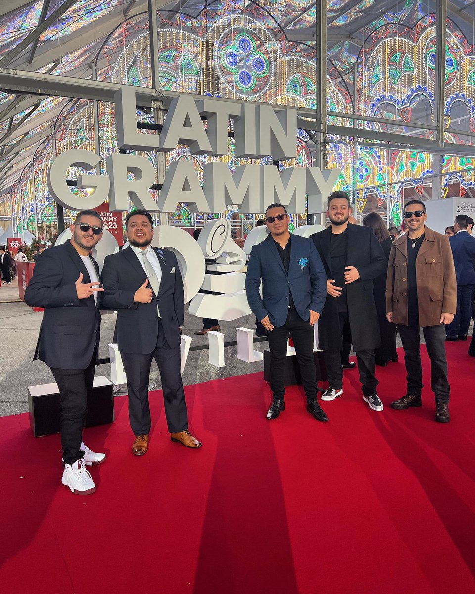 🌟 La Banda presente en la gala de reconocimiento a Persona del Año en los <a href="/LatinGRAMMYs/">The Latin Recording Academy / Latin GRAMMYs</a> 🙌🏼 Un honor ser parte de este momento único. 

✨ Agradecimiento especial para <a href="/dinapipy/">DINAPI</a> y <a href="/AIEParaguay/">AIE Paraguay</a> por hacer posible este viaje 

#LatinGRAMMYs #LatinGRAMMY2023