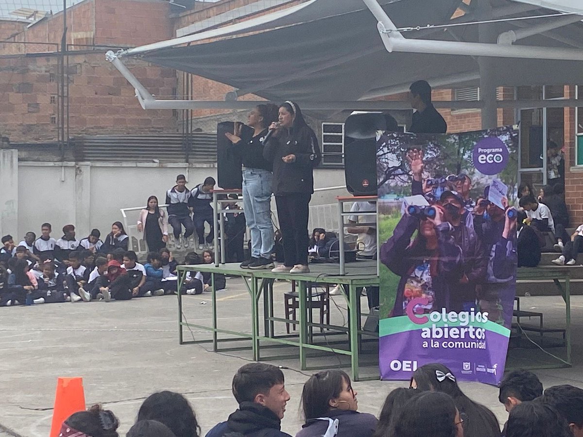 Educacionbogota's tweet image. Un festival lleno de arte y diversión, con muestras culturales que estrecharon los lazos entre La Junta de Acción Comunal, la comunidad educativa y vecinos del sector. 🤗👏

Esta membrana es solo el principio de muchos más encuentros que unan al colegio y al barrio. #ProgramaECO