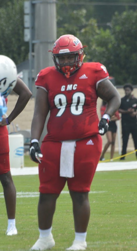 2 Way Lineman
5’11
300lbs
December Grad
Nose Guard 
hudl.com/v/2M112D
Right Guard
hudl.com/v/2KESK5

<a href="/CoachDSpringer/">Dillon Springer</a>  <a href="/Coach_DRamsey/">Dustin Ramsey</a> 
<a href="/rmchester00/">Rob Manchester</a>  <a href="/JUCOFFrenzy/">JUCO Football Frenzy</a>