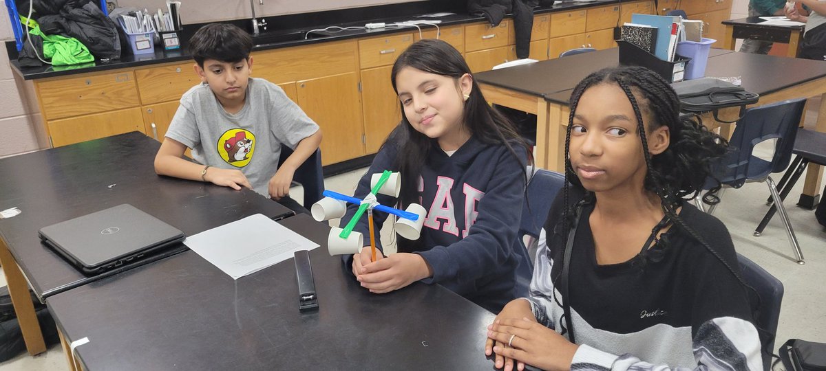 MPrewett16943's tweet photo. Thanks to TKE for sponsoring STEM day activities. 6th graders built  anemometers to measure wind speed. @LMSFalconsPrinc @LMSJRFALCONS @STEMcobb https://t.co/7pqauCGp5U