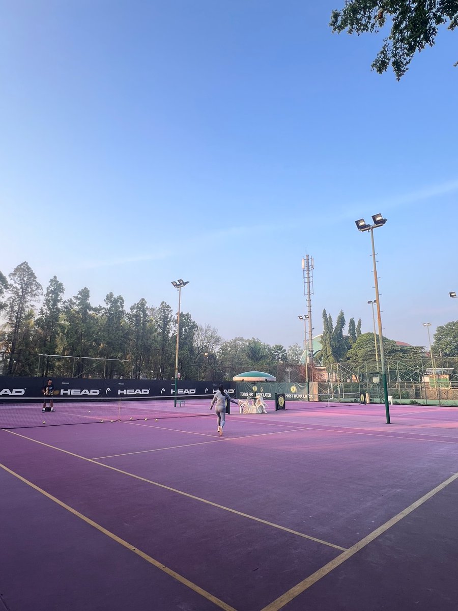 ailalagas's tweet photo. Mmmmh uda mau setahun mengenal lapangan ini, mudah2an bisa lanjut ke next step... #yukbisayuk https://t.co/E3rJW8KDTz