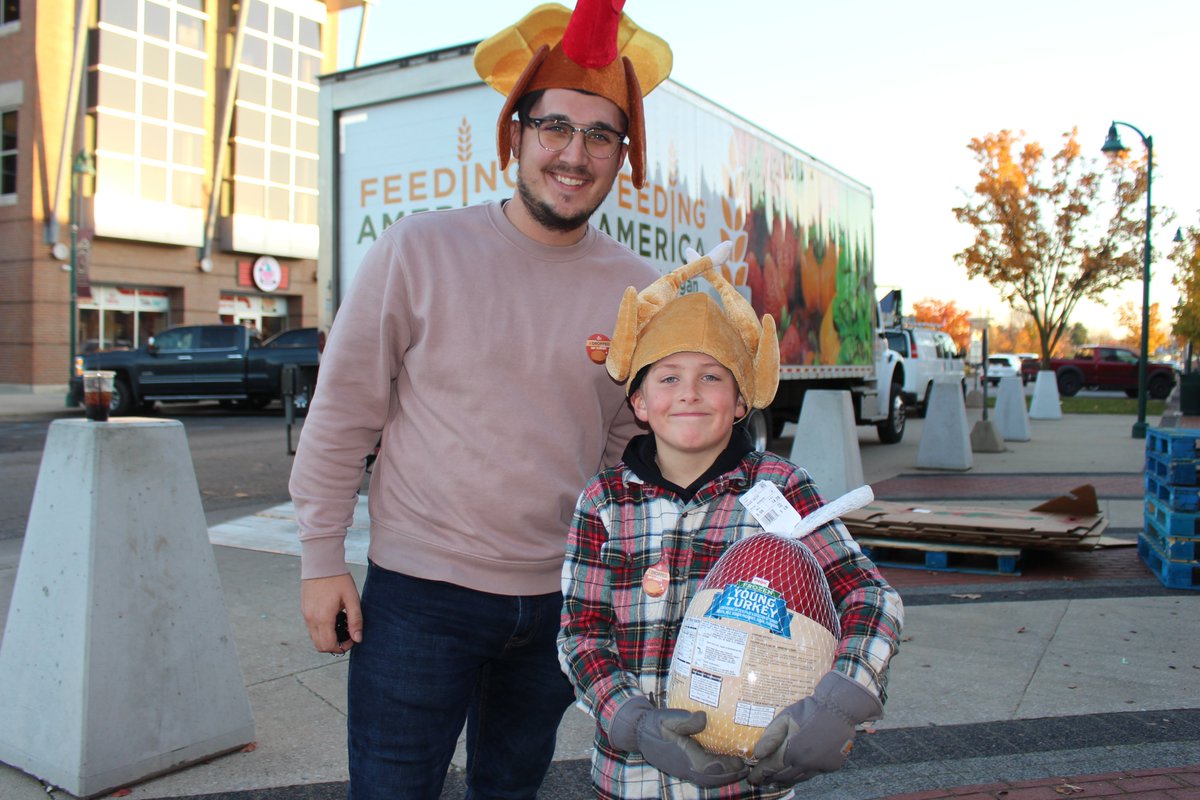meltrotter's tweet photo. Help us cross the finish line! There is less than an hour left for this year's Turkey Drop! Drive up and drop off turkeys at Celebration Cinema North or South before 7:00 p.m. tonight or give turkeys at https://t.co/dn9SUE6XTs. https://t.co/SaGIWjYDoN