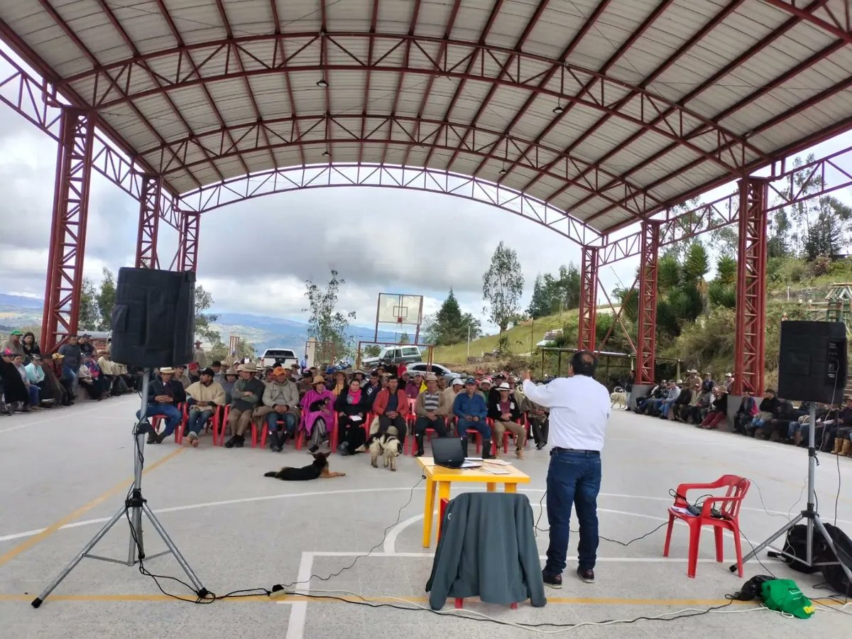 SecGobiernoBoy's tweet photo. 📚🤝 La @SGobiernoBoyaca desde la Dirección de Participación y Acción Comunal lideró la capacitación jurídica y contable a la asociación de acueducto El Rocío de la Vereda Alto y Pabas de #Turmeque
Seguimos avanzando juntos por Boyacá. 💪💼
#BoyacáAvanza @GobBoyaca https://t.co/PgC7Ll7jjW