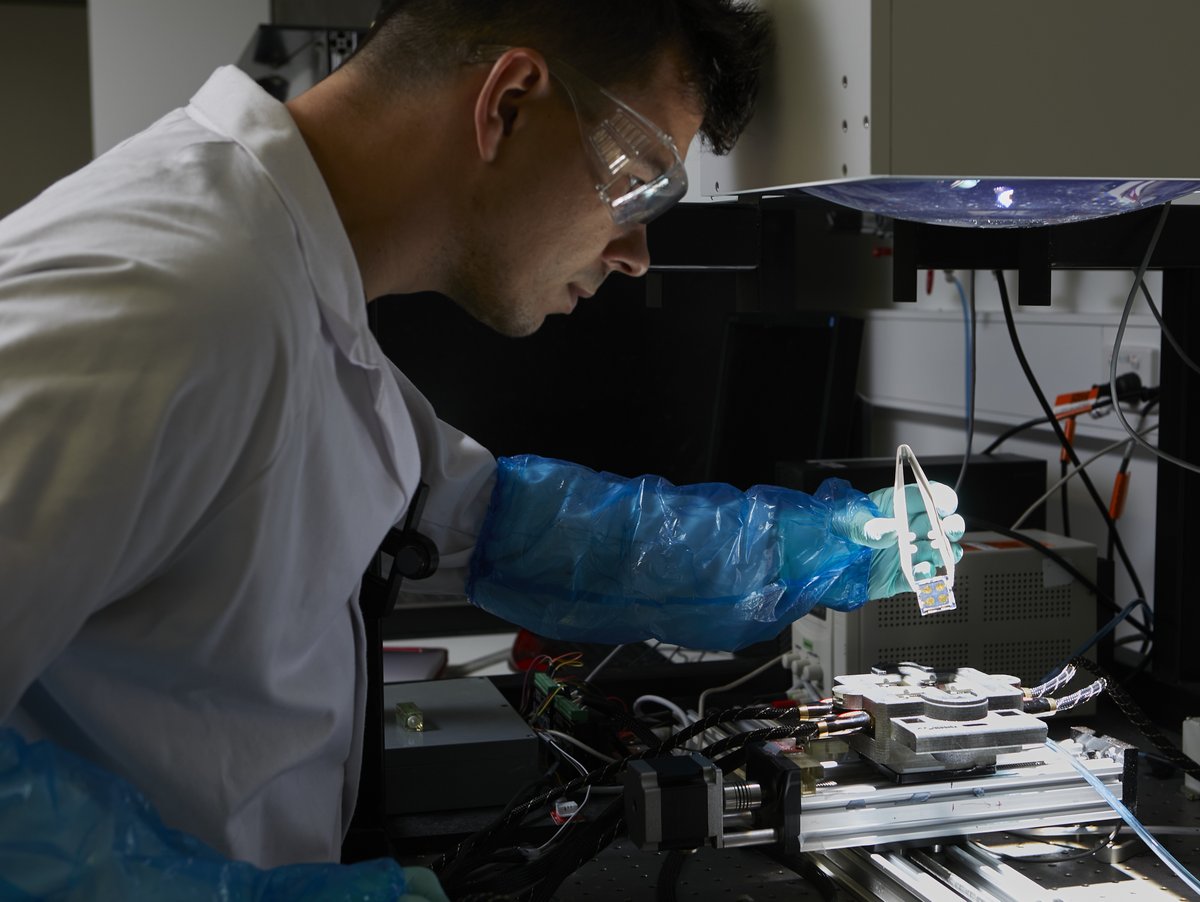 RMIT Research (@researchrmit) on Twitter photo Researchers from <a href="/RMIT/">RMIT University</a>, <a href="/MonashUni/">Monash University</a>, <a href="/CSIRO/">CSIRO</a> & <a href="/excitonscience/">Exciton Science</a> have harnessed AI to produce solar cells 🌞🪟 from the mineral perovskite in just a matter of weeks, bypassing years of human labour and human error to optimise the cells.
Check out the story: rmit.edu.au/news/all-news/… Researchers from <a href="/RMIT/">RMIT University</a>, <a href="/MonashUni/">Monash University</a>, <a href="/CSIRO/">CSIRO</a> & <a href="/excitonscience/">Exciton Science</a> have harnessed AI to produce solar cells 🌞🪟 from the mineral perovskite in just a matter of weeks, bypassing years of human labour and human error to optimise the cells.
Check out the story: rmit.edu.au/news/all-news/…