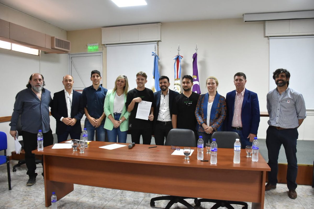 rubenpirola's tweet photo. En esta oportunidad, y con el trabajo de @SergioMassa , @milabarbieri y @sacnun se concretó en favor de Braem Corrado Manuel de San Carlos Sud y Green Fire S.R.L. de Colonia San José, en el marco de las disposiciones de #Probiaar y #Agropyme https://t.co/961tdEEyuh