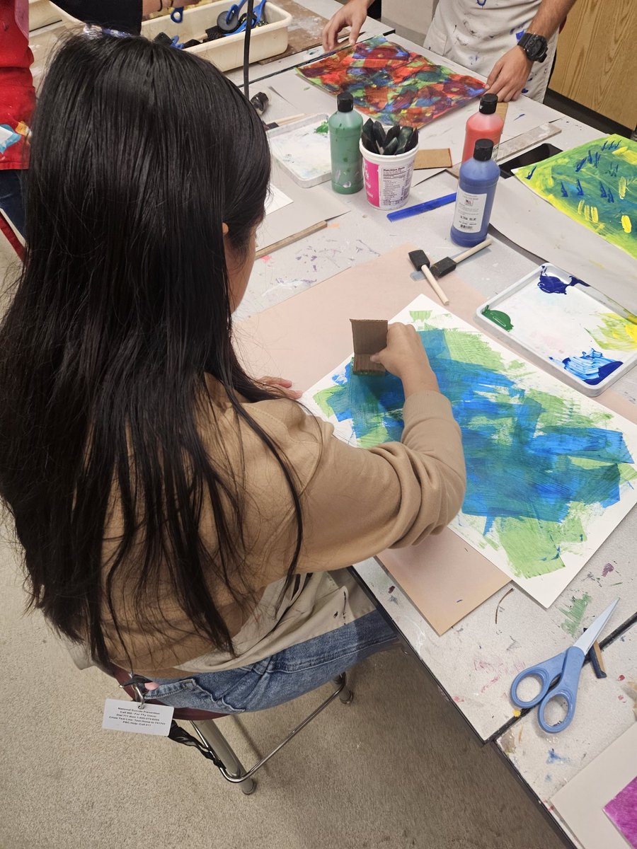 ArtTrojan's tweet photo. @LWCHSTrojans painting their abstract backgrounds for some #architecture #designs 🎨❤️
@villani824 @kgwhetsell @Clevemaloon #highschoolart #ldub #lakeworth https://t.co/pASVOyLqBz