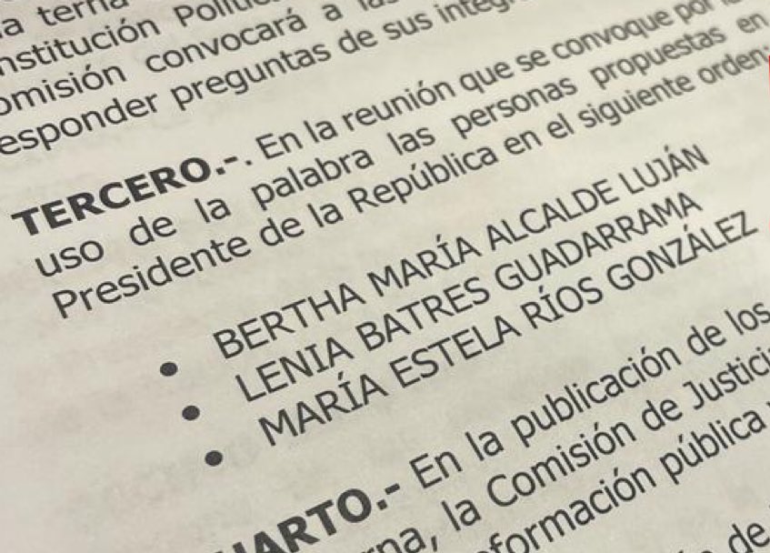 luis_gj's tweet photo. Los perfiles que AMLO quiere para la SCJN (que debe ser autónoma e independiente de loa deseos del Ejecutivo) son:

- Bertha Alcalde: la hermana de la Secretaria de Gobernación de AMLO e hija de la expresidenta del Consejo Nacional de Morena. 

- Lenia Batres: hermana del jefe de Gobierno, ex-asesora de AMLO y Sheinbaum cuando fueron jefes delegacionales, exdiputada del PRD cuando AMLO era del PRD, y actual afiliada de Morena. 

- María Estela Ríos: consejera jurídica de AMLO cuando fue jefe de gobierno y en la presidencia. 

No tiene pudor en sus deseos de intervenir en el poder judicial.