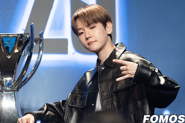 baekhyuntown's tweet photo. 롤드컵 오프닝 서는 백현 ＂K팝-롤, 무한한 가능성이라는 공통점 가져＂ (출처 : 포모스 | 네이버 스포츠) https://t.co/eVkkOkc3wy

한국에서 세 번째로 열리는 롤드컵에 참여한 스틸하츠의 멤버 백현이 그간의 리그 오브 레전드 사랑과 함께 이번 프로젝트에 참가한 소감을 전했다

#백현 #BAEKHYUN #EXO #엑소 @B_hundred_Hyun