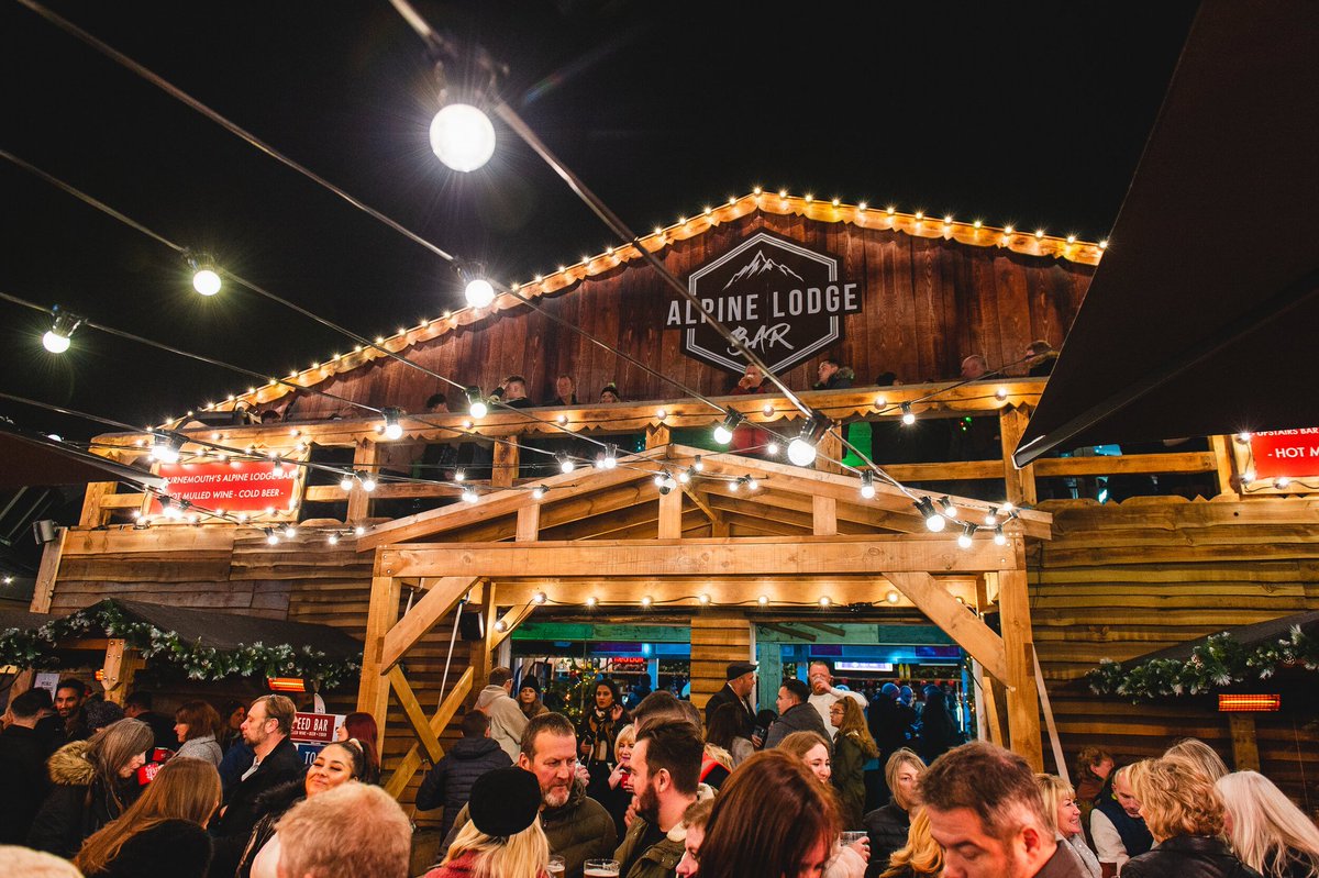 dannygoodall25's tweet image. Tried to recreate the Christmas tree wonderland in minecraft!
#Bournemouthchristmastreewonderlamd #christmas2023 #christmastreewonderland #xmas #christmasinminecraft #minecraft #decorations #alpinelodgebar #christmasmarket