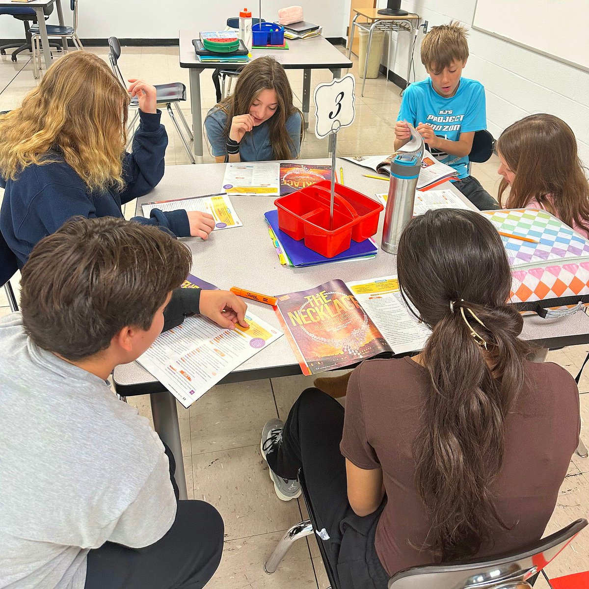MillbrookCSD_NY's tweet photo. Two heads are better than one in Ms. Guley's seventh grade ELA classes, where students are practicing reading fluency with partners! The goal is to work together to become stronger readers and gain a deeper understanding of what they read. #MCSDMethods #goblazers https://t.co/XUTCYltDom