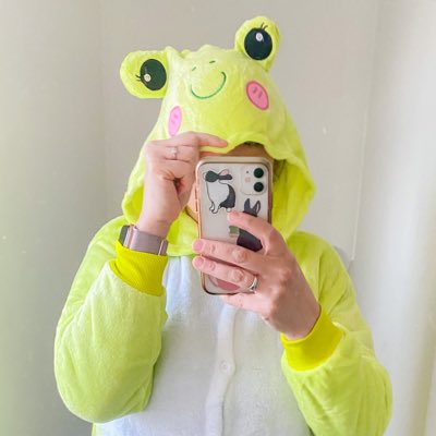 CosyCatGames's tweet photo. #NewProfilePic - the time I dressed up as a cute little froggy 🐸🩷 https://t.co/QGSIiB5FOY