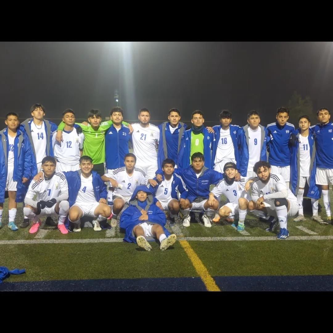 darbs222's tweet photo. Flashes 3, Camarillo 0. We 💙⚡️⚽️ https://t.co/J6svmfKZIv