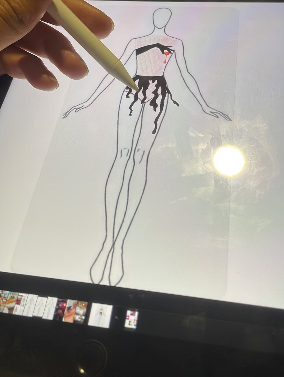 pedrobicalho12's tweet image. Madrugada de criação da primeira geração de alternativas,   dos 35 looks pro trabalho final de Design e Identidade, tema: Drag Fashion. 
#designdemoda