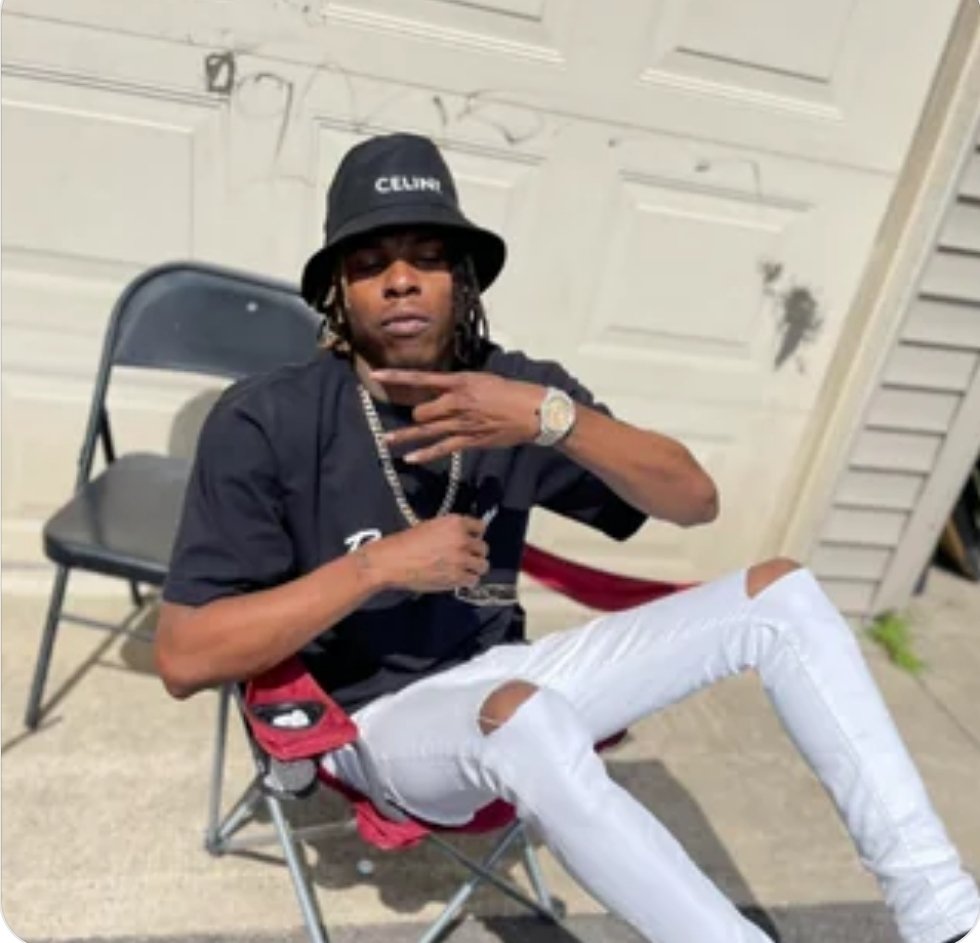 YoungSean24's tweet photo. #Chicago @LilZayOsama he's dead i didn't know Tot died at 32 did your homie get caught lacking in Chi-Town #RIPTot from BOCO HOOD https://t.co/FDGynEzHzR