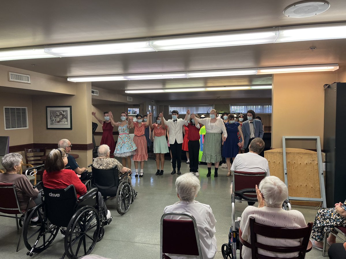 Drama in the Community (a new <a href="/GPAandSHSM/">Glendale Arts</a> course) visited 3 local retirement centres with it’s golden age musical; bringing smiles, laughter, and joy to our larger <a href="/Glendale_HWDSB/">Glendale Secondary</a> <a href="/hwdsb/">HWDSB</a> community.