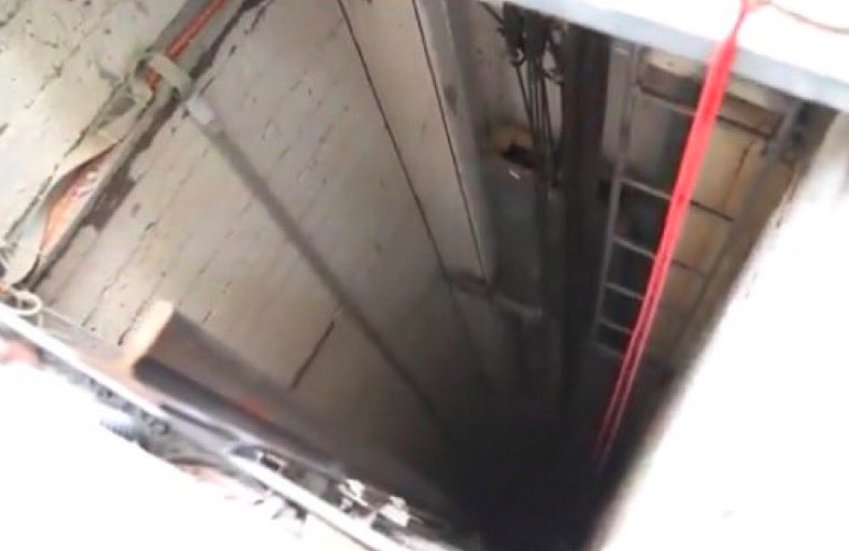 SergioAJBarrett's tweet photo. O Hospital Al-Shifa NÃO TINHA ARMAS escondidas, o buraco no chão era só o FOSSO DE UM ELEVADOR, a lista de terroristas não passava de um CALENDÁRIO, o túnel no jardim servia como RESERVATÓRIO DE COMBUSTÍVEIS E NUNCA, NUNCA HOUVE BEBÊS DECAPITADOS.
SÃO AS FAKE NEWS PADRÃO ISRAEL? https://t.co/LLRgjiPuXU