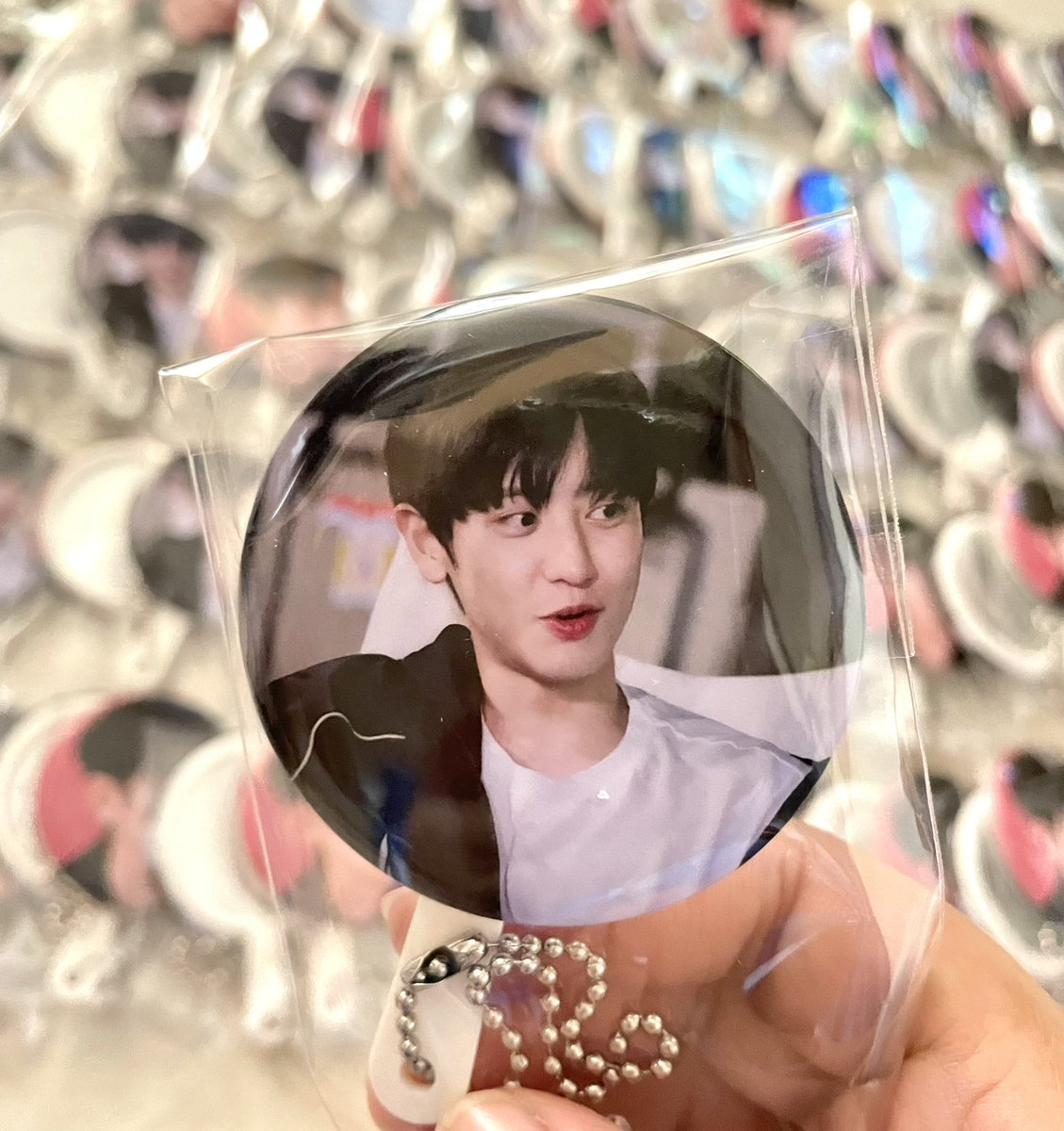 kednalinee1127's tweet photo. 🍒 GIVEAWAY 🍒 

🎤CHANYEOL THE ETERNITY in BKK🎸

🐯 MIRROR CHANYEOL : 100 EA
🎀 RIBBON CHERRY : 100 EA 

🗓️ 18 Nov 2O23
📍 Royal Paragon Hall 
🕰️ TBA 

retweet &amp; show this tweet (ไม่ถามชื่อทวิตตอนแจกนะคะ)

#CHANYEOL_THE_ETERNITYinBKK
#CHANYEOL_FANCON_TOUR https://t.co/zzyqZISxyD
