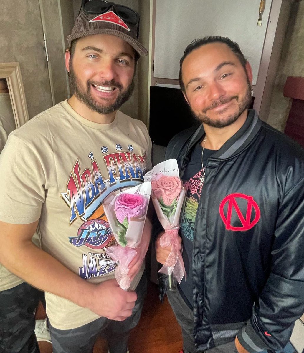 NoContxtNJ's tweet photo. #AEWDynamite https://t.co/Y2OYyHYZ0L
