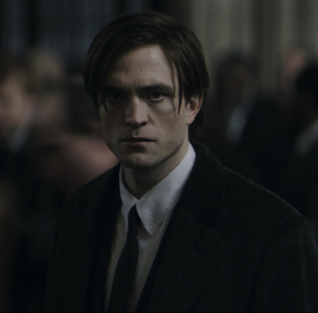 Cinema_News007's tweet image. #متداول
روبرت باتينسون: "كان هناك وقت لم أكن أملك فيه سوى قارب قابل للنفخ لمدة ستة أشهر تقريبًا."
    "كان يعمل كأريكة وسرير وطاولة طعام. لقد أحببته كثيرًا ولكن تسبب في الكثير من مشاكل الظهر."
#RobertPattinson #InflatableBoat #Minimalism #Simplicity #MadameWeb #SydneySweeney